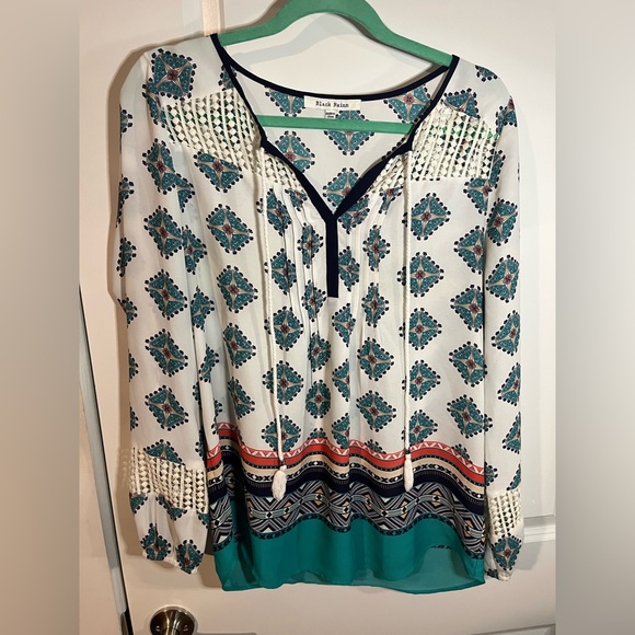 Black Rainn Tops - Black Rainn Cold Shoulder Multicolored Bell Sleeve Tunic with Tassels Size Med